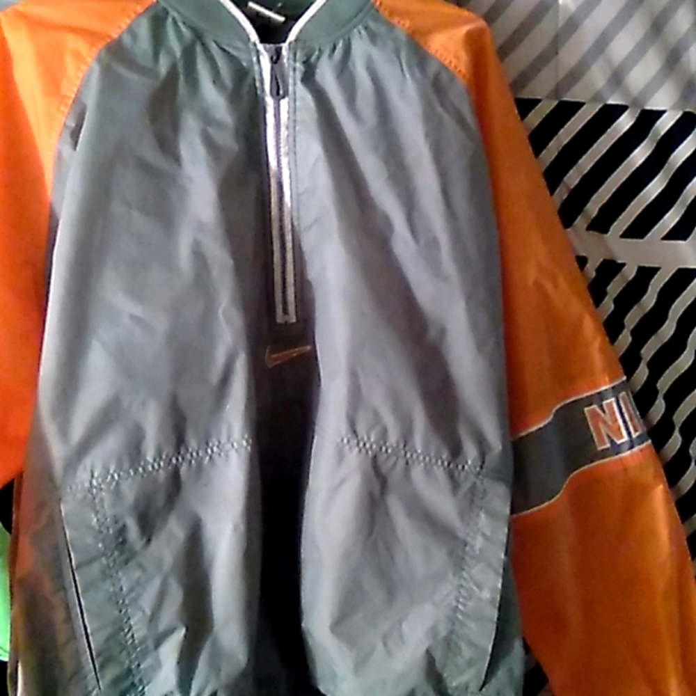 Nike pull over